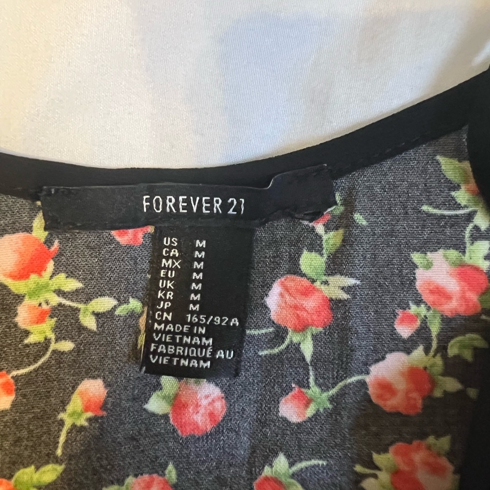 Forever 21 slightly cropped floral cami tank size medium - Picture 6 of 8